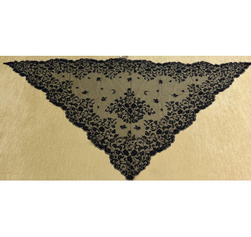 Mantilla infanta mano