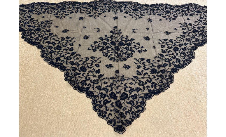 Mantilla infanta mano
