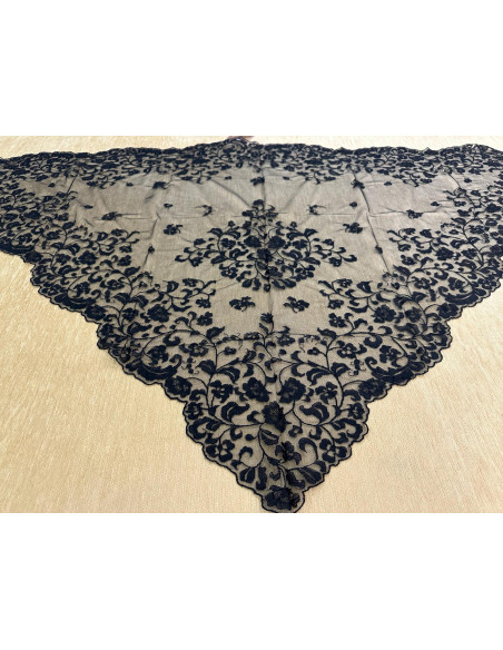 Mantilla infanta mano