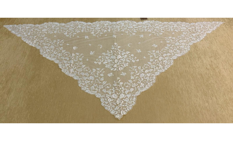 Mantilla infanta mano