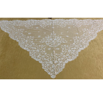 Mantilla infanta mano 2