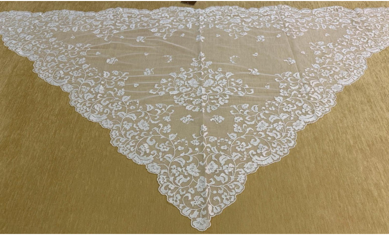 Mantilla infanta mano