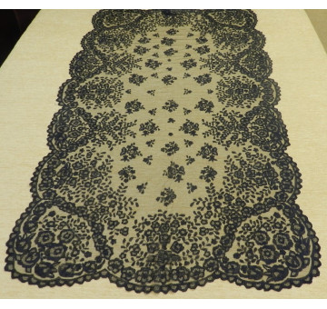Mantilla bordada a mano en seda 2