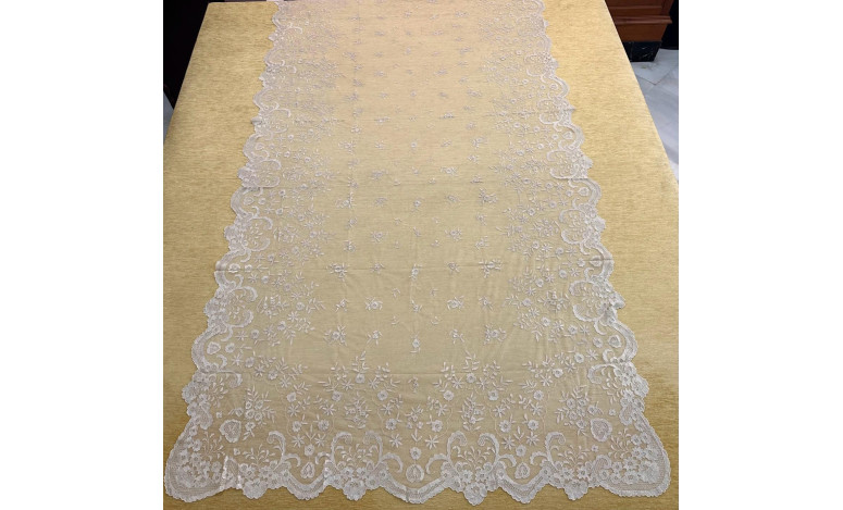 Mantilla mano seda 130*250
