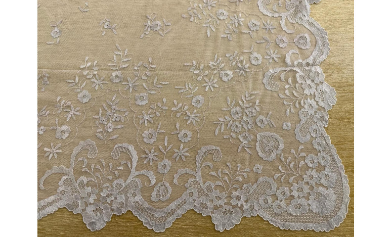 Mantilla mano seda 130*250