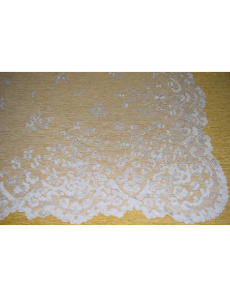 Mantilla mano seda