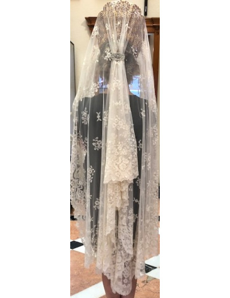 Mantilla mano seda