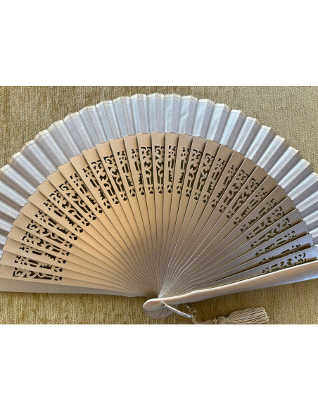 Abanico liso calado