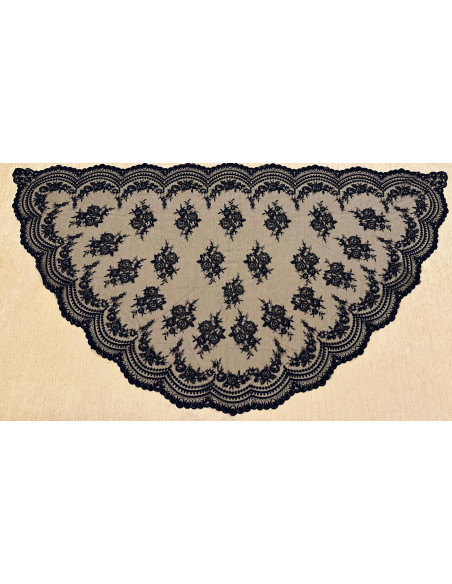 Mantilla media luna