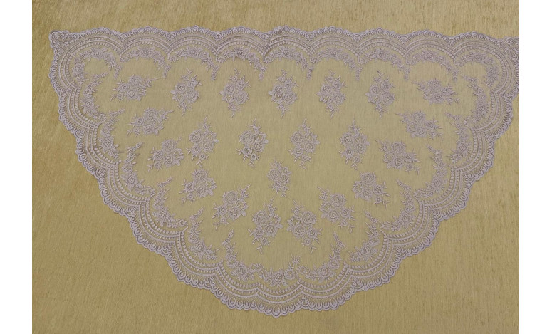 Mantilla media luna