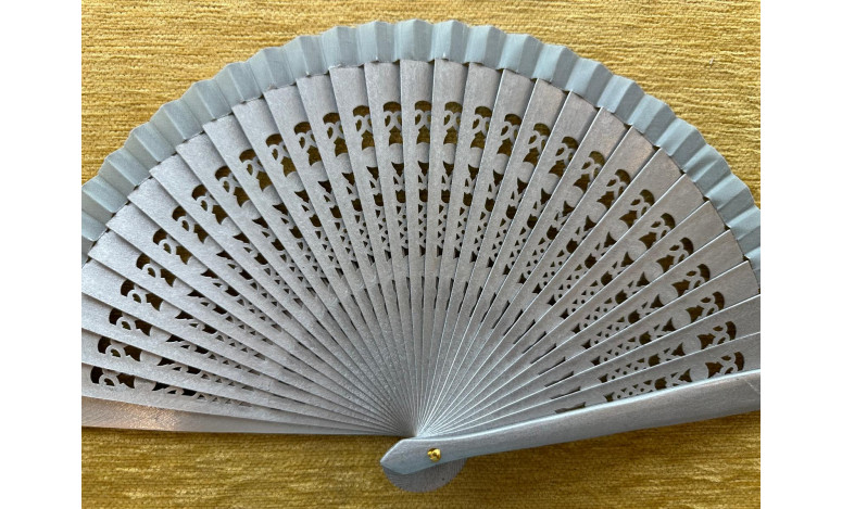 Abanico bolso calado