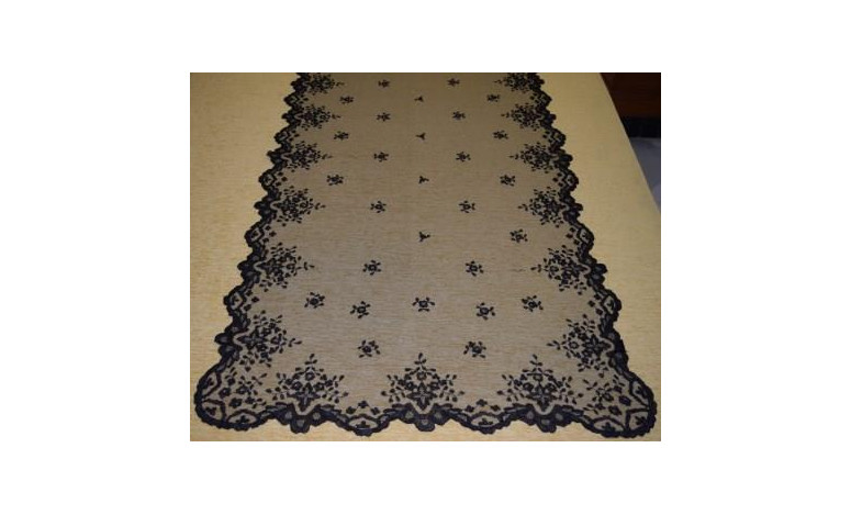 Mantilla mano seda mediana