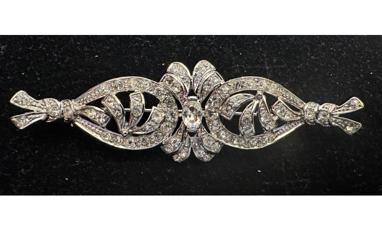 Broche mantilla rodio