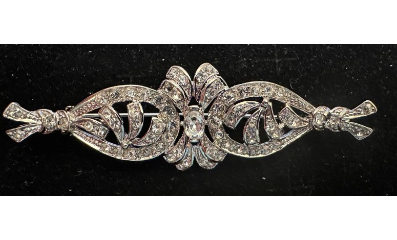 Broche mantilla rodio