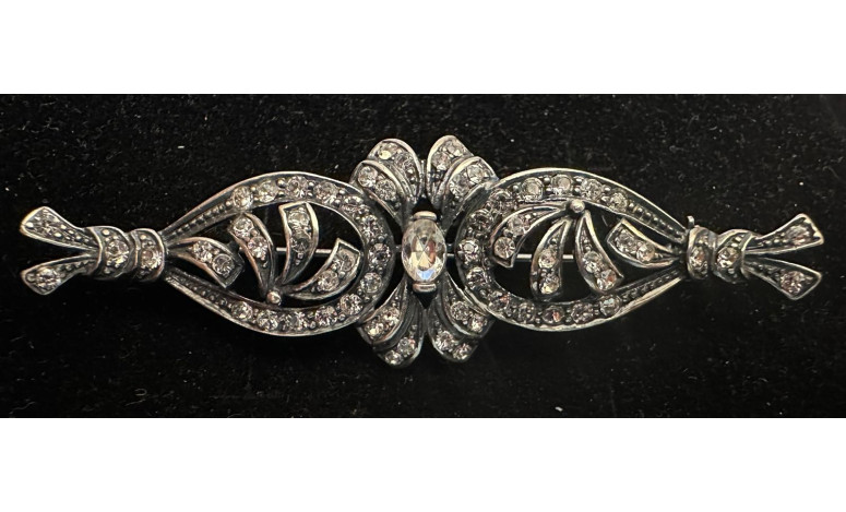 Broche mantilla rodio