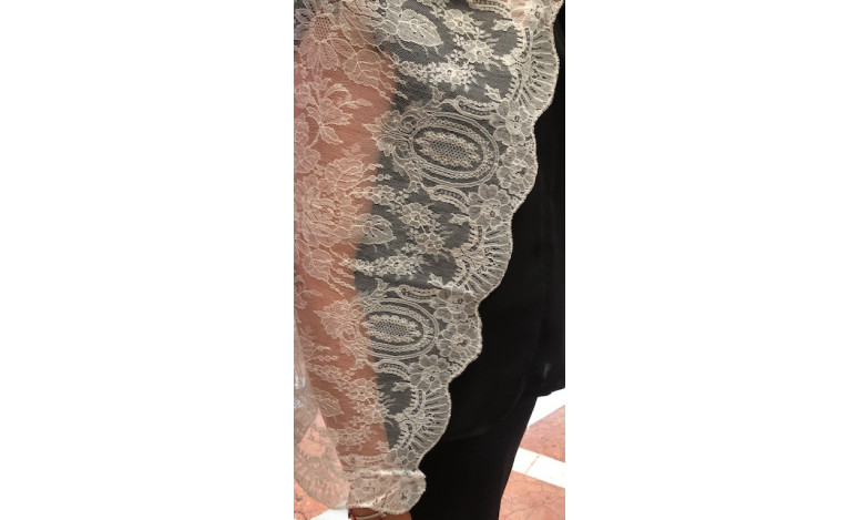 Mantilla máquina 120*240 chantilly