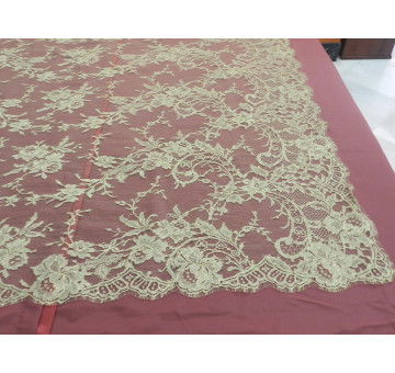Mantilla chantilly oro viejo máquina 2