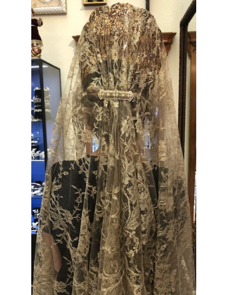 Mantilla chantilly oro viejo máquina
