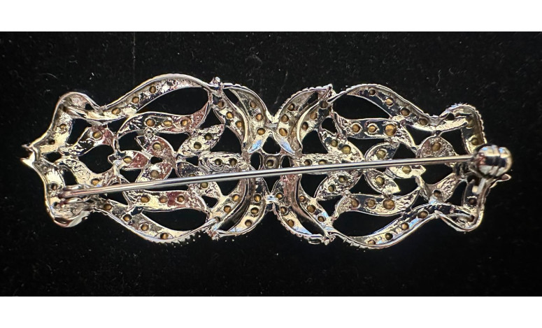 Broche mantilla rodio