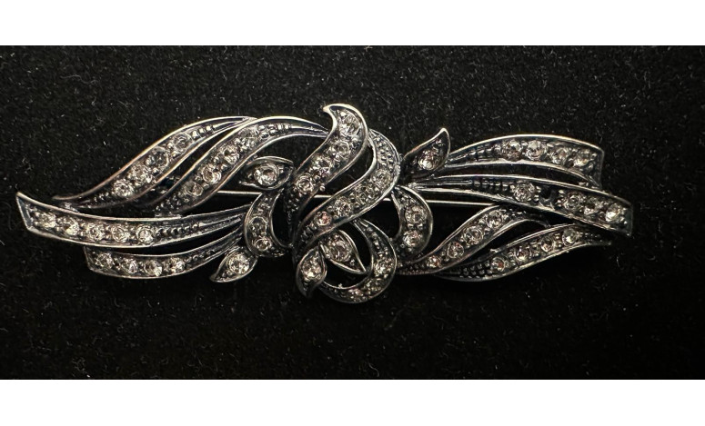Broche mantilla rodio