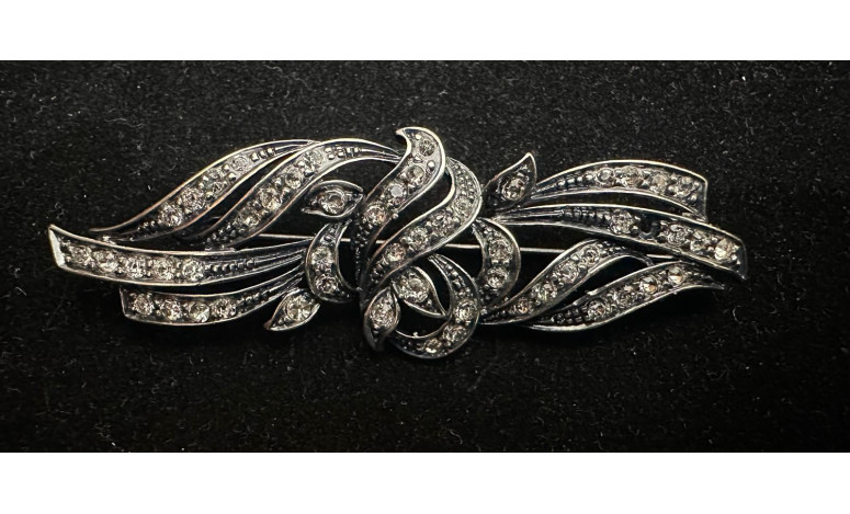 Broche mantilla rodio
