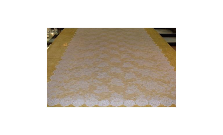 Mantilla chantilly máquina 100*220