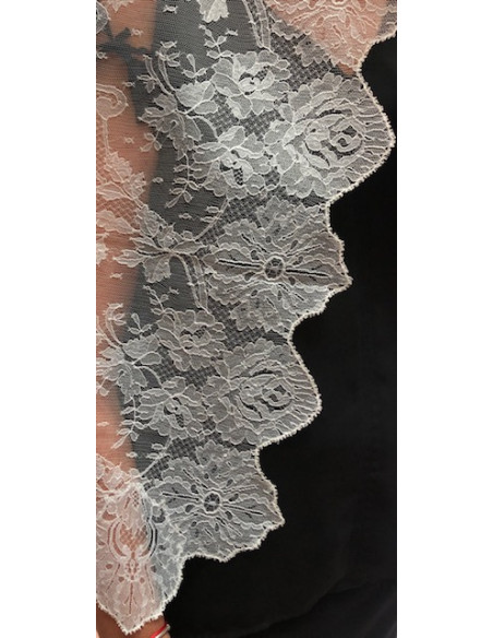 Mantilla chantilly máquina 100*220