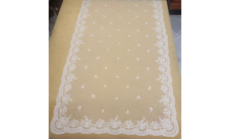 Mantilla bordada a mano en seda 130*240