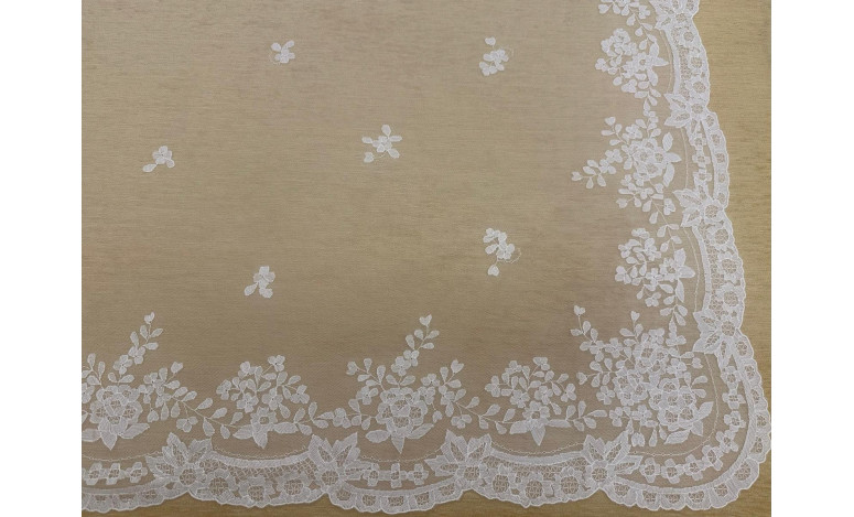 Mantilla bordada a mano en seda 130*240