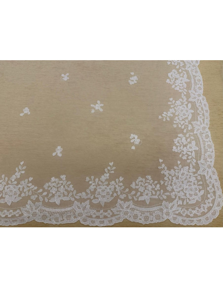 Mantilla bordada a mano en seda 130*240