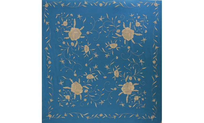 Mantón bordado a mano en seda 115 cm