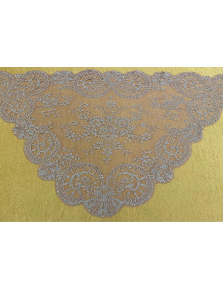 Mantilla triangular metalizada 60*115