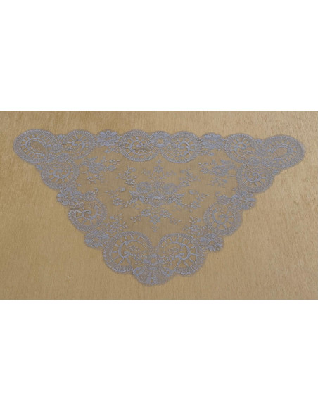 Mantilla triangular metalizada 60*115