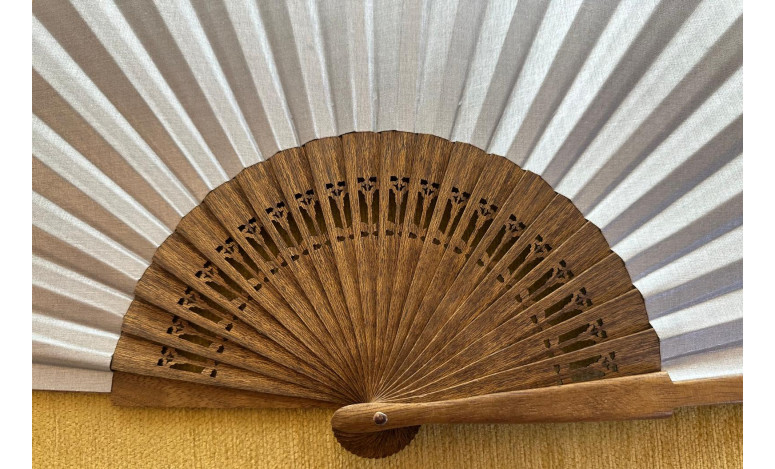 Abanico mongoy calado