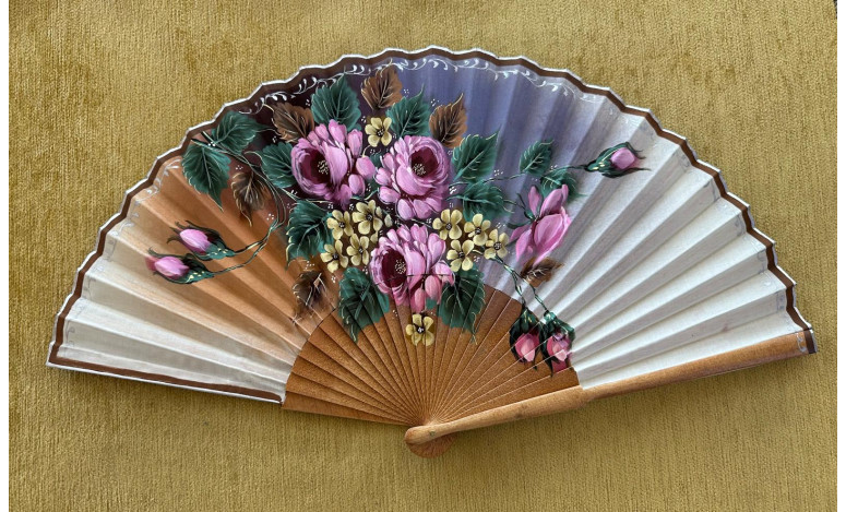 Abanico medio pericón rosas