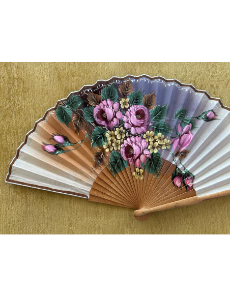 Abanico medio pericón rosas