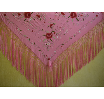 Mantón bordado a mano en seda 115 cm 2