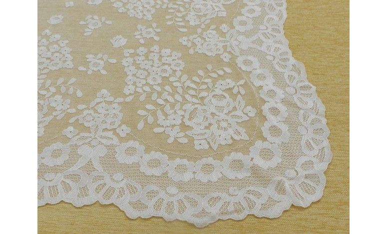 Mantilla bordada a mano en seda 120*240