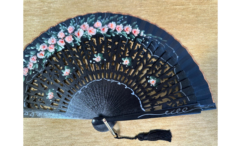 Abanico bolso flores calado