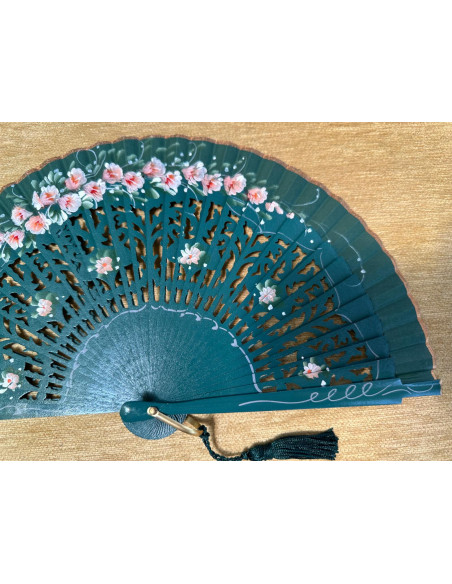 Abanico bolso flores calado