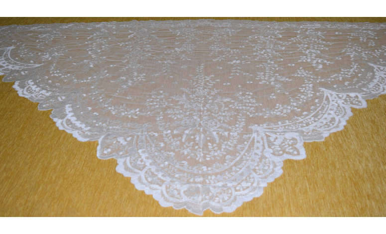 Mantilla mano infanta 115*210