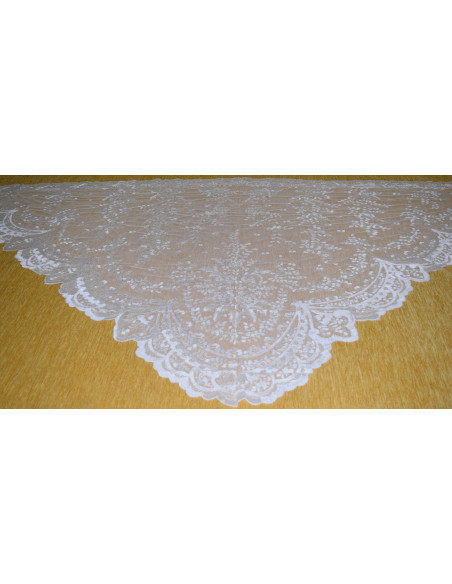 Mantilla mano infanta 115*210
