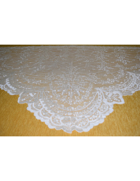 Mantilla mano infanta 115*210