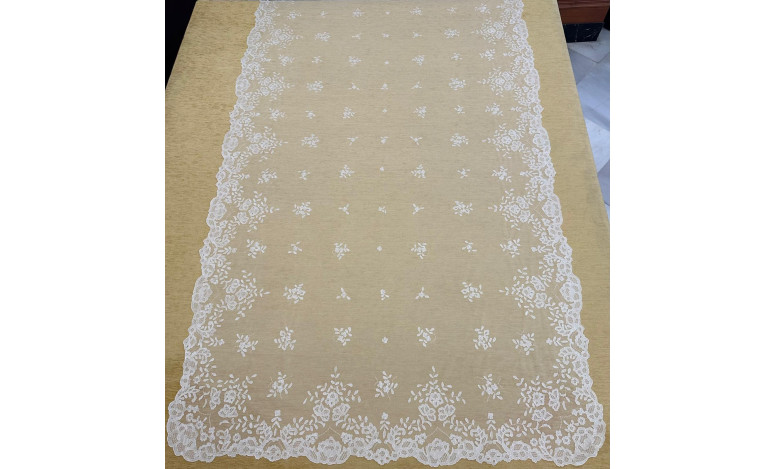 Mantilla mano seda