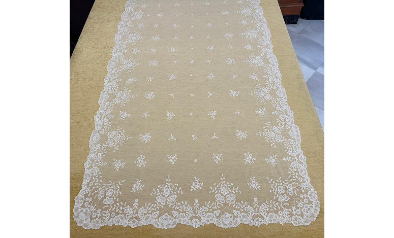 Mantilla mano seda