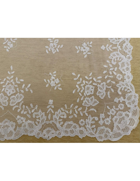 Mantilla mano seda