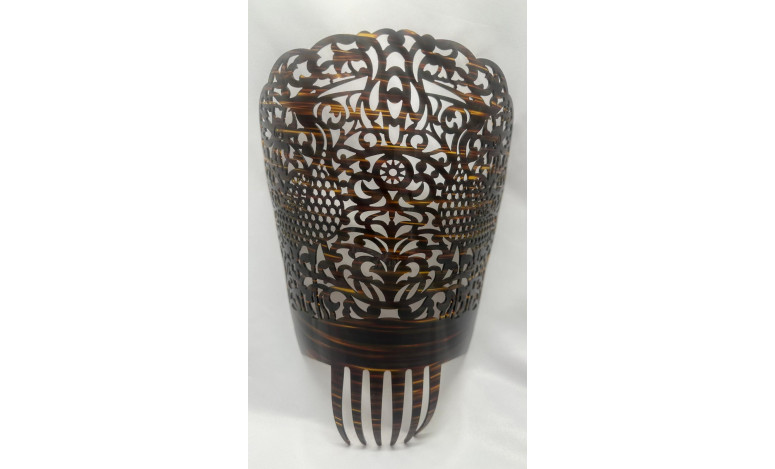 Peina mantilla concha 22cm