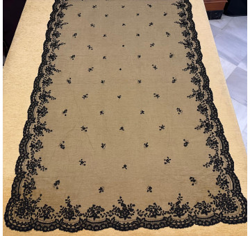 Mantilla bordada a mano en seda negra/marfil 130x240 2