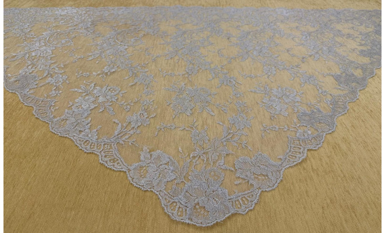 Mantilla triangular plata 90*190