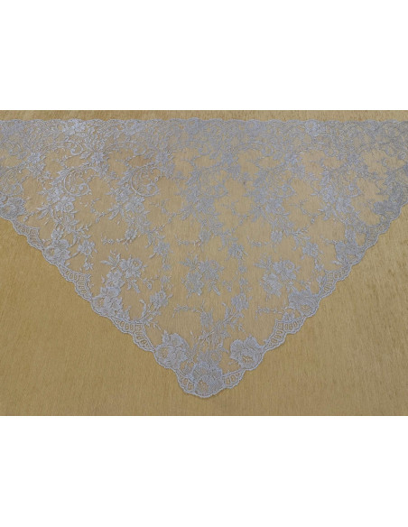 Mantilla triangular plata 90*190